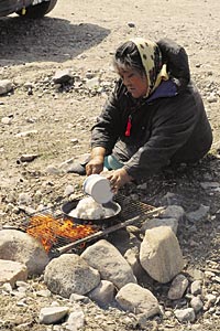 Bannock-Backwettbewerb am Canada Day in Arviat Bannock-Backwettbewerb am Canada Day in Arviat